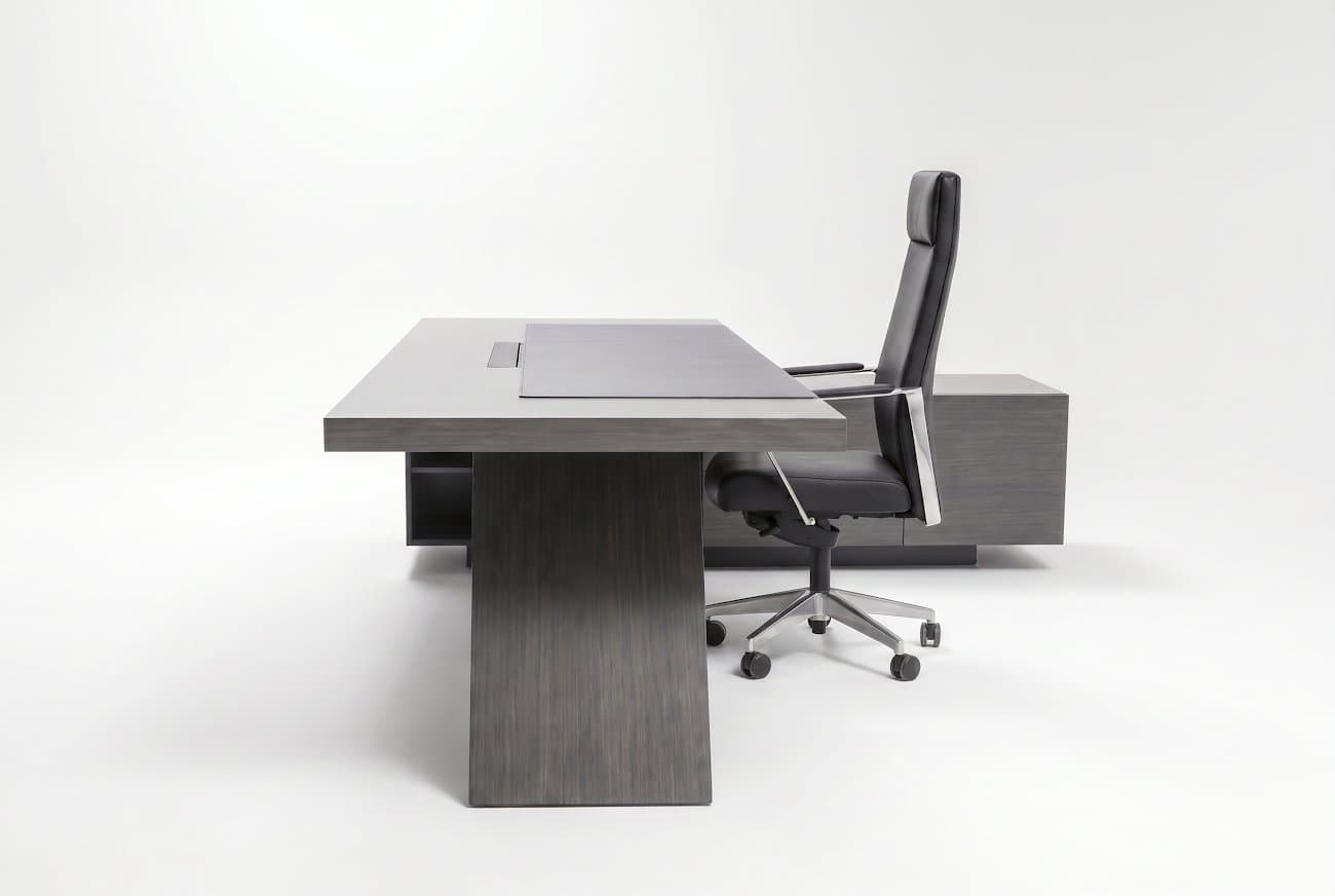 Vanguard EX·01 — Executive suite